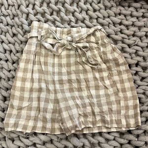 Super Cute Beige A New Day Shorts w/ tie in front